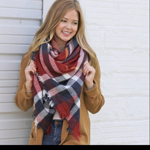 All American Blanket Scarf.      54"x54" 100% HQ Woven Acrylic - Picture 4 of 4